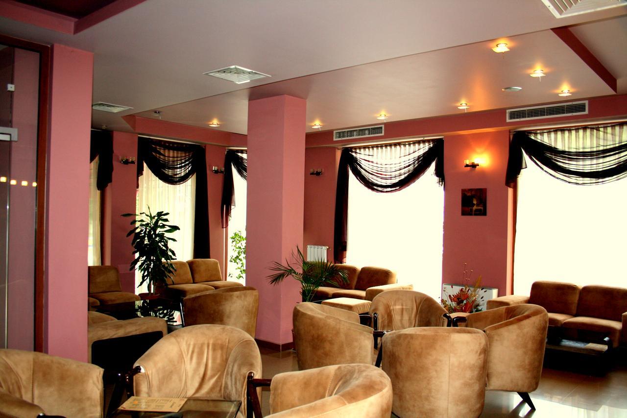 Hotel Elegant Karnobat Eksteriør bilde